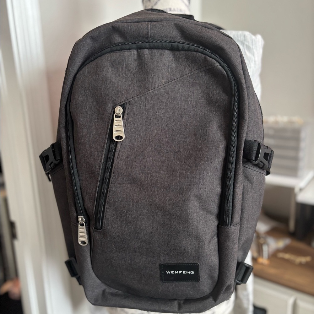 Gray Minimalist Backpack with Adjustable Straps